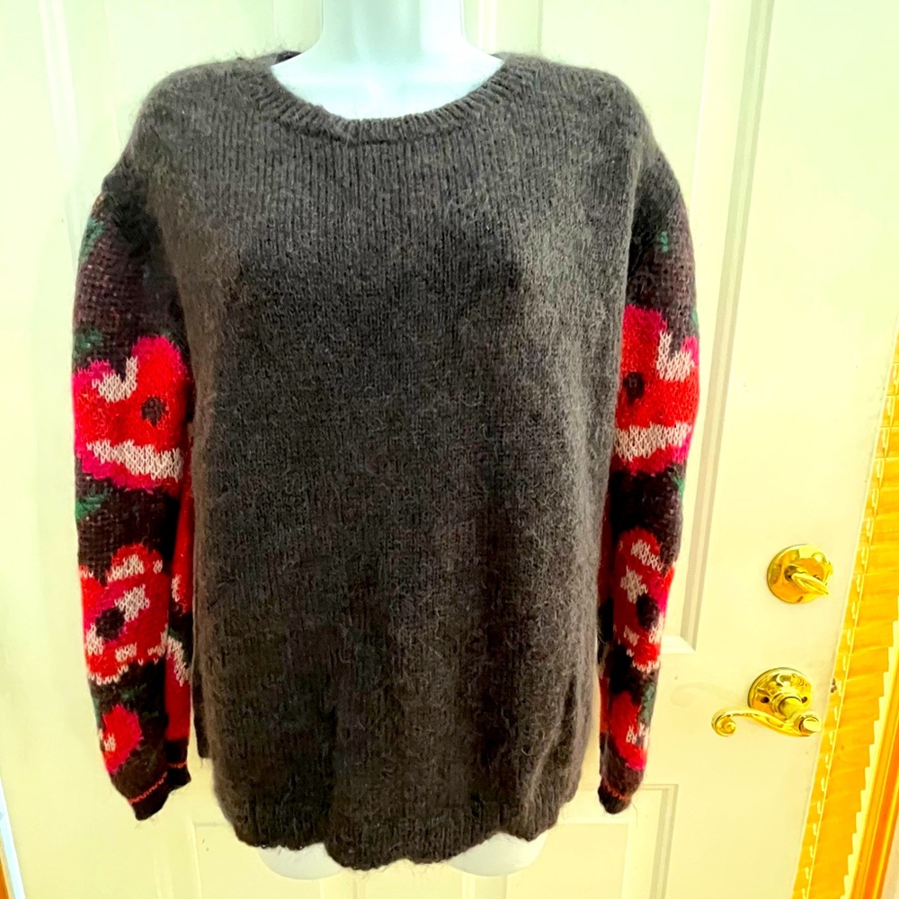 s euc  Sundance Lily Dreams Sweater, Black Floral